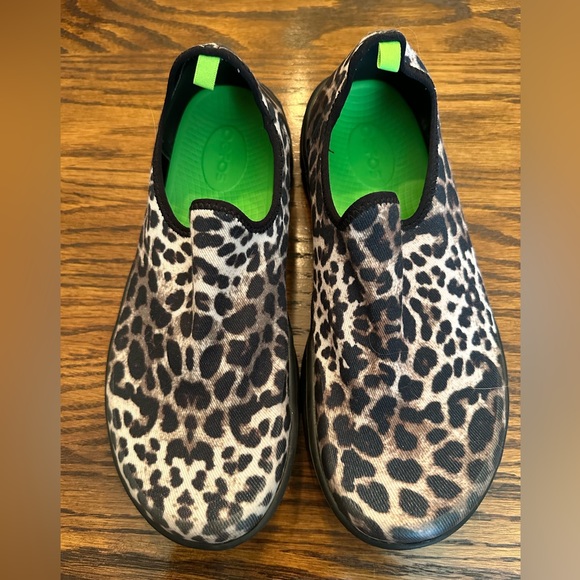 OOFOS Shoes - OOFOS WOMEN'S OOMG EEZEE LOW SHOE